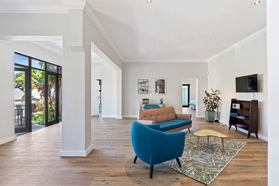 4 Bedroom Property for Sale in Sea Point Western Cape